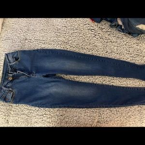 Fashion Nova Skinny Jeans!